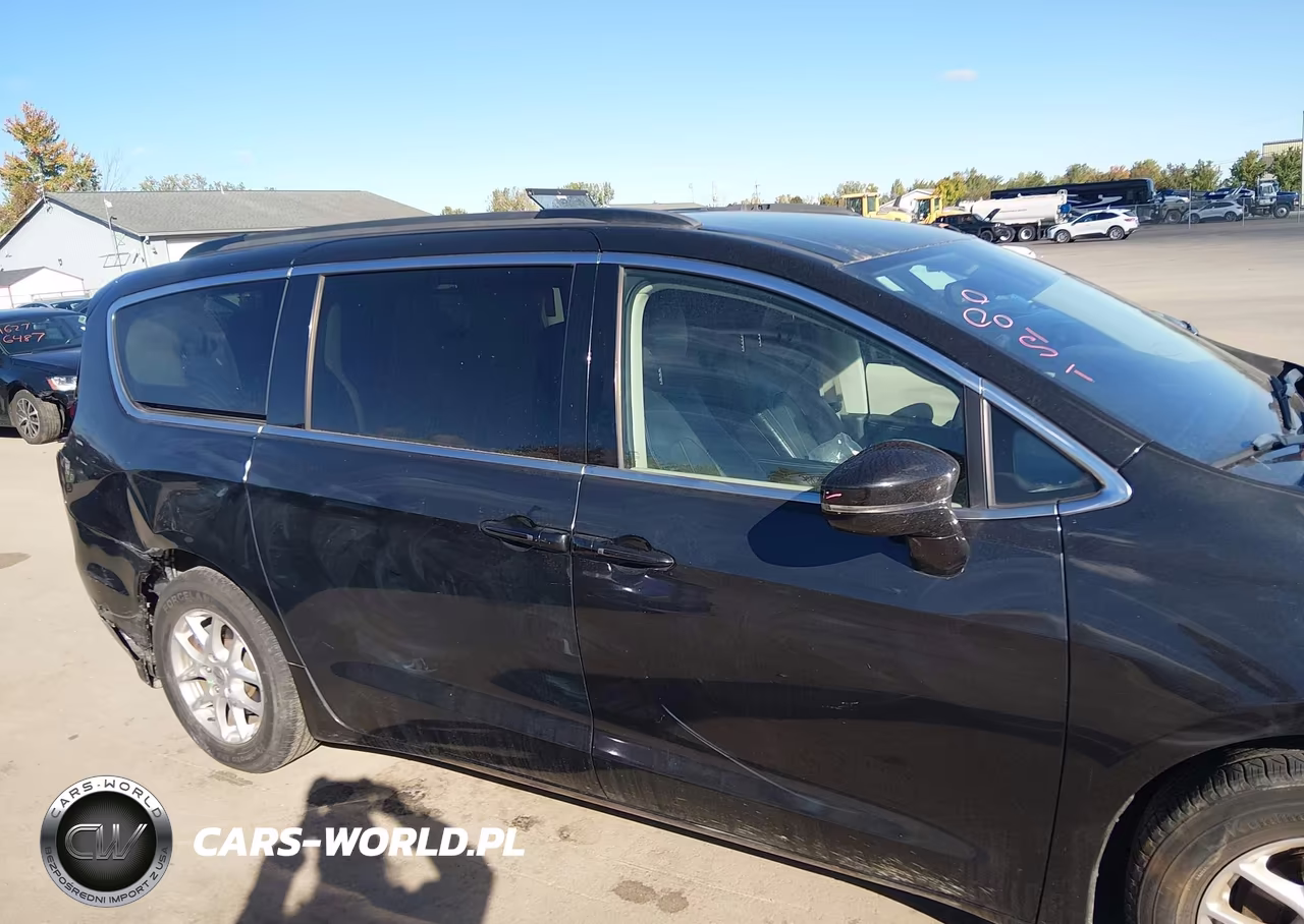 2022 Chrysler Pacifica Touring L VIN:2C4RC1BG2NR132690 - 14