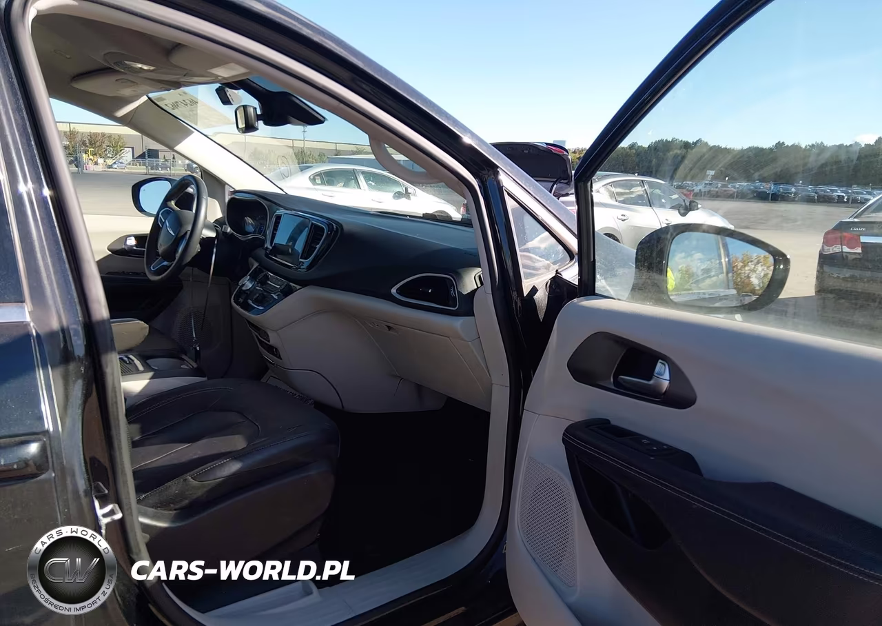 2022 Chrysler Pacifica Touring L VIN:2C4RC1BG2NR132690 - 5
