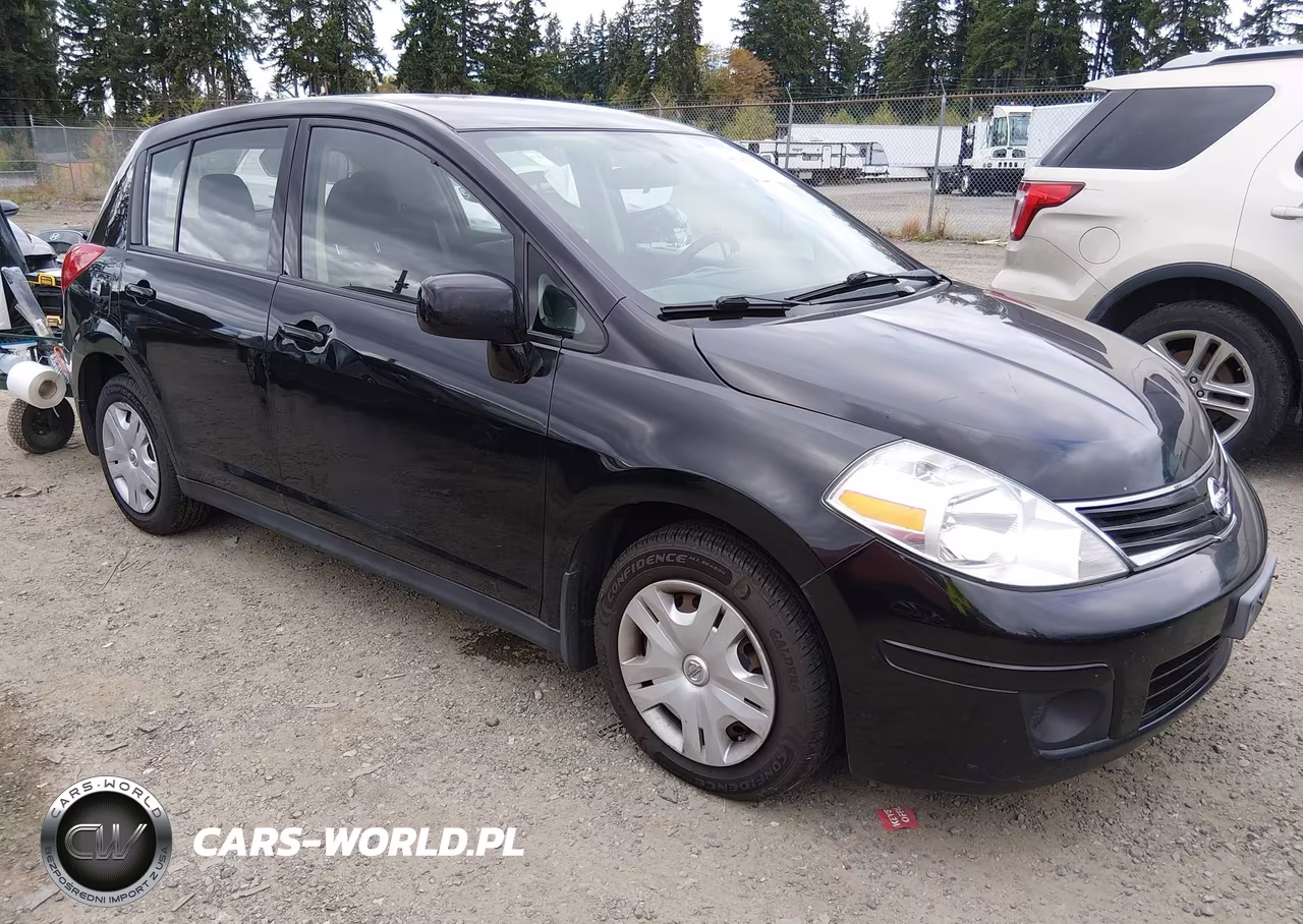 2011 Nissan Versa 1.8S – zdjęcie 1 z 12