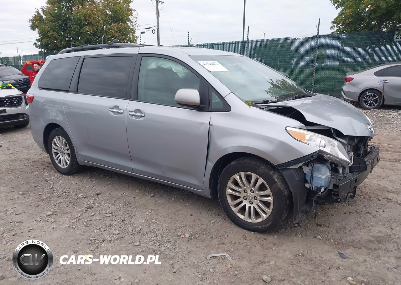 2015 Toyota Sienna Xle 8 Passenger VIN:5TDYK3DC9FS643519 - 1