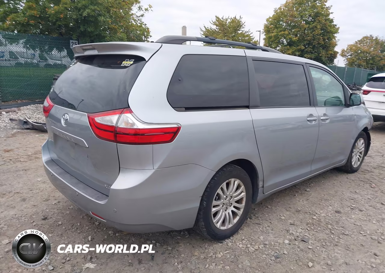 2015 Toyota Sienna Xle 8 Passenger VIN:5TDYK3DC9FS643519 - 4