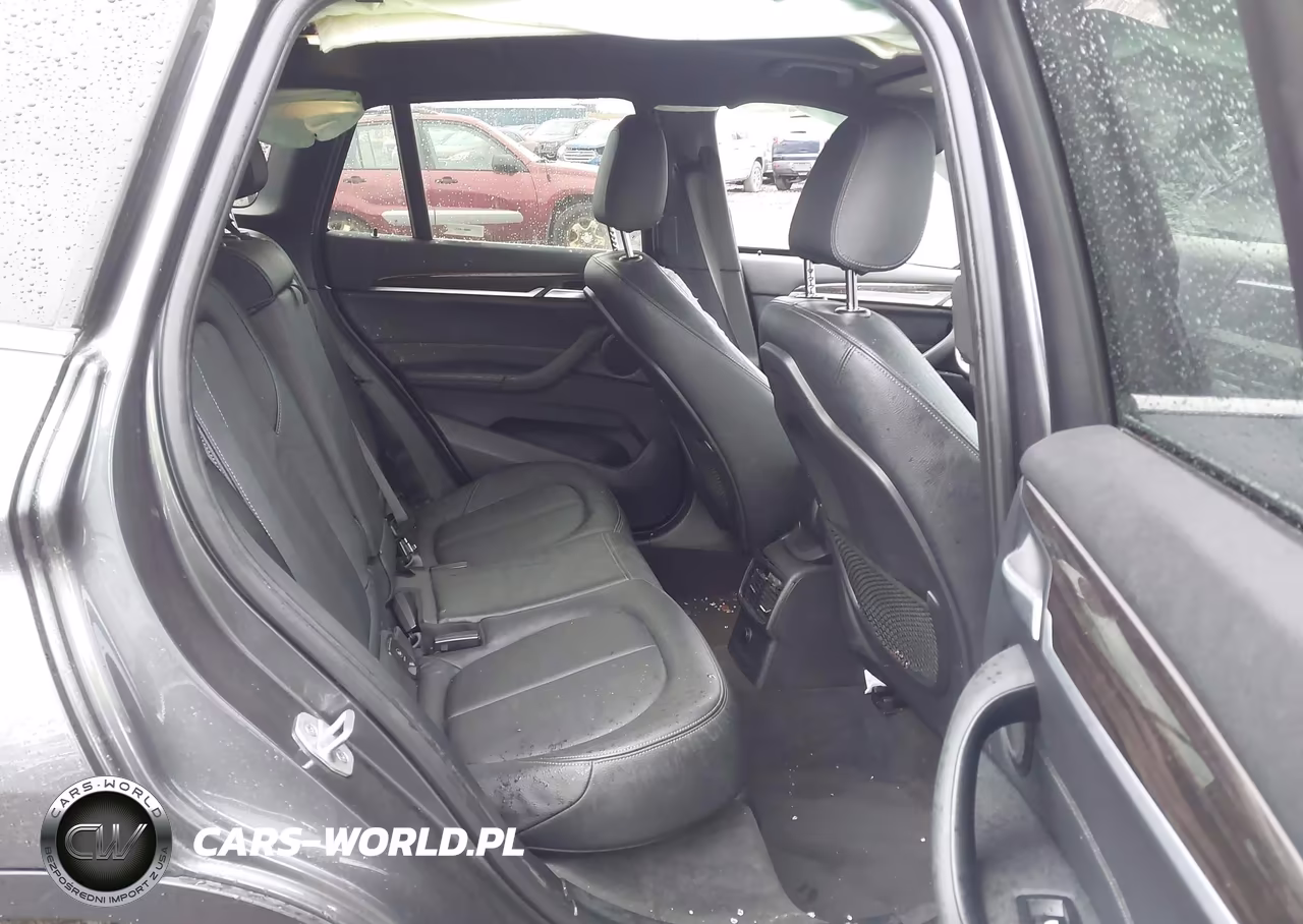 2018 BMW X1 xDrive28I VIN:WBXHT3C30J5F88882 - 8
