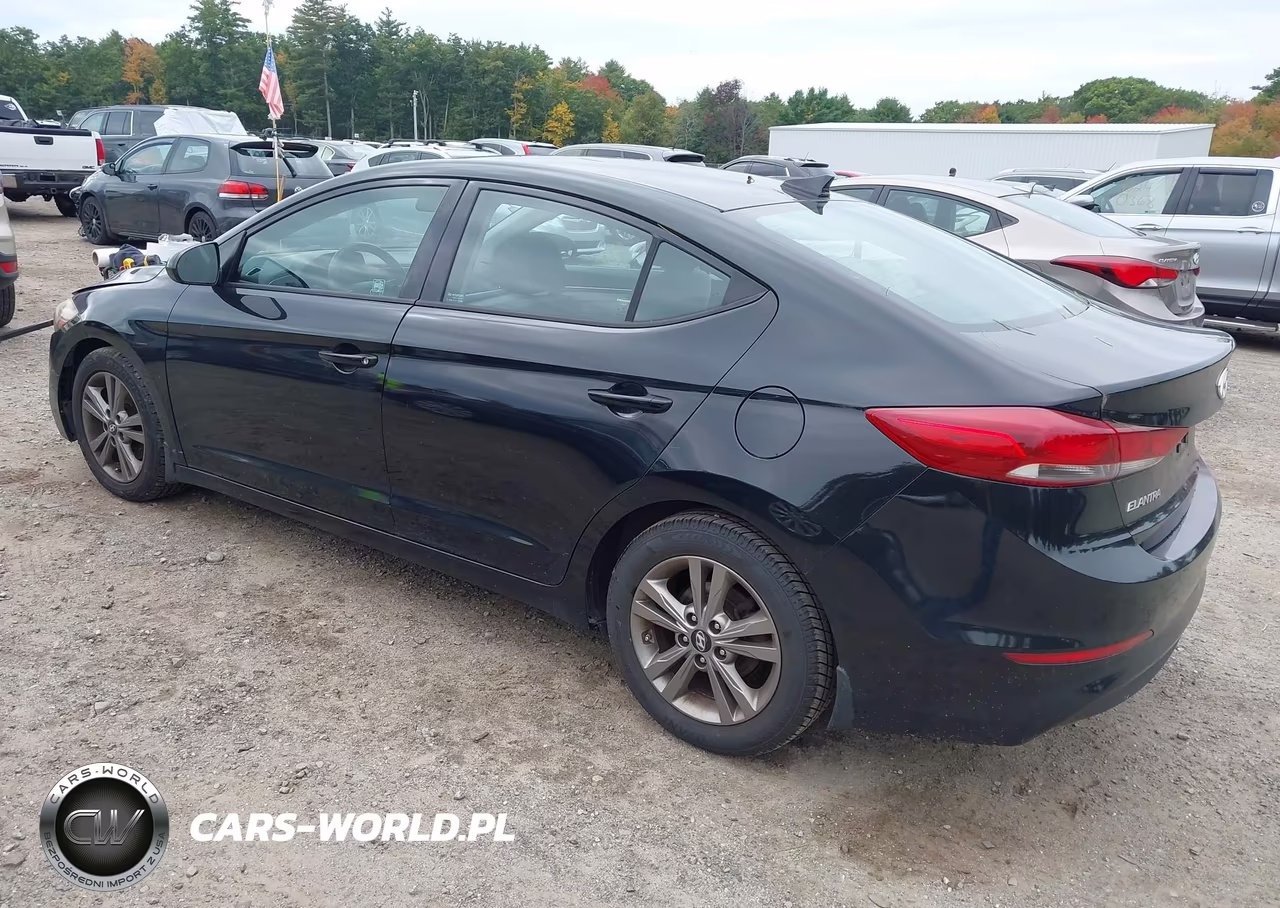 2018 Hyundai Elantra Sel VIN:5NPD84LF6JH249165 - 3