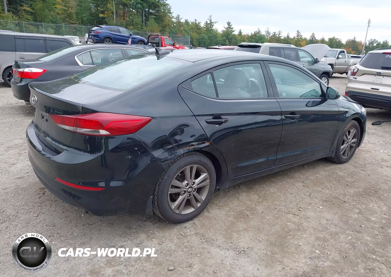 2018 Hyundai Elantra Sel VIN:5NPD84LF6JH249165 - 4