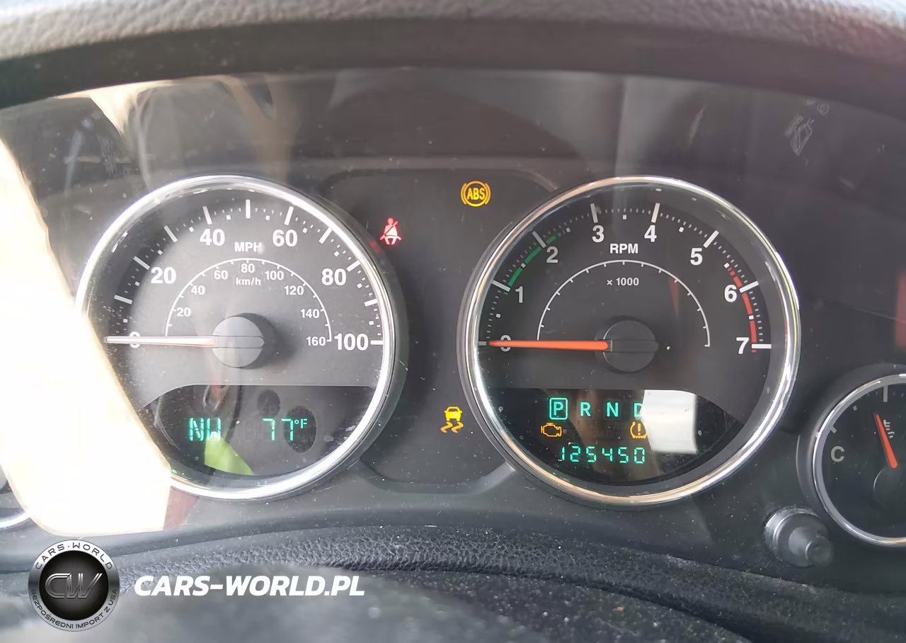 2011 Jeep Wrangler Sport VIN:1J4AA2D18BL574017 - 7