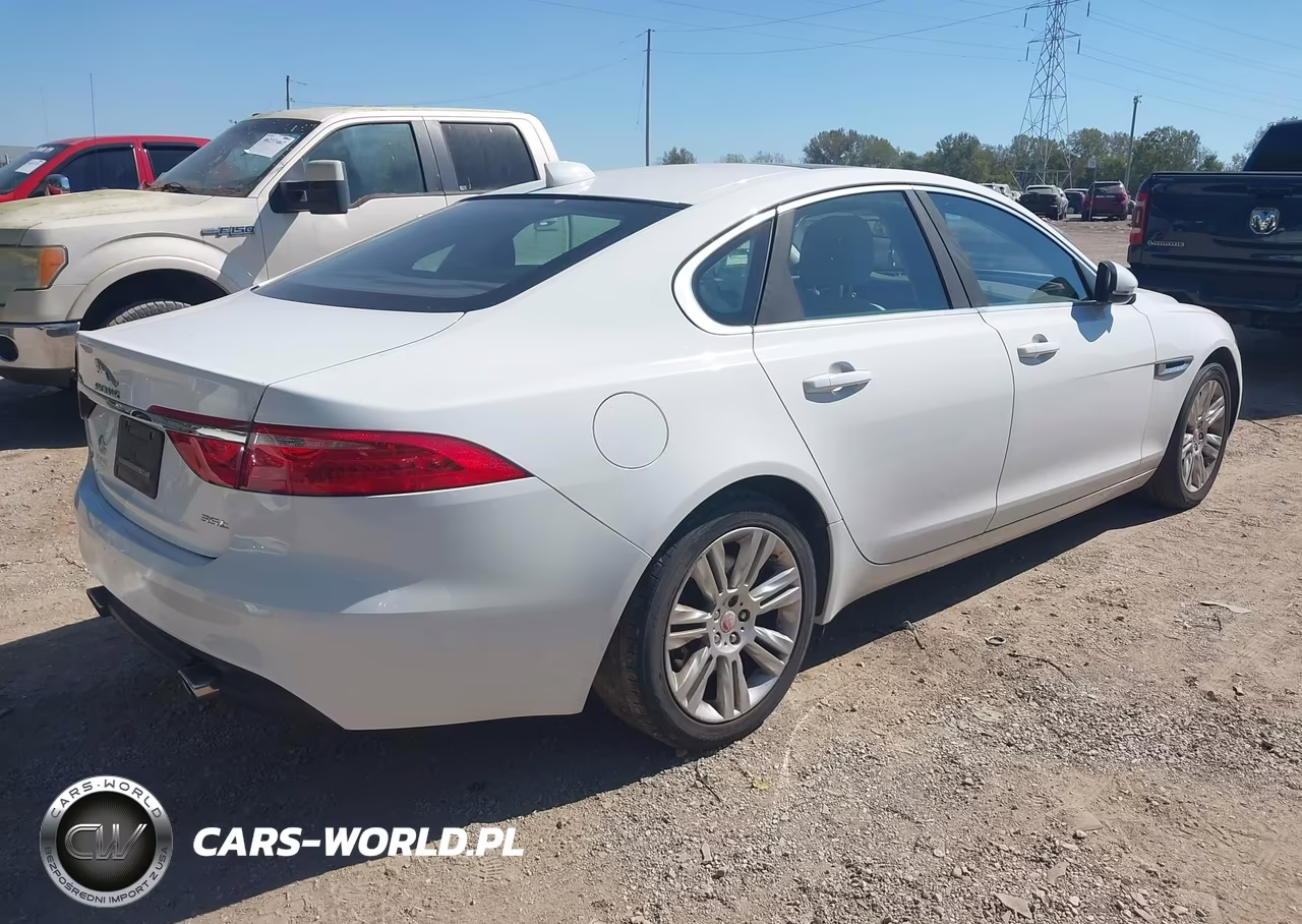 2016 Jaguar Xf 35T Premium VIN:SAJBD4BV3GCY21682 - 4