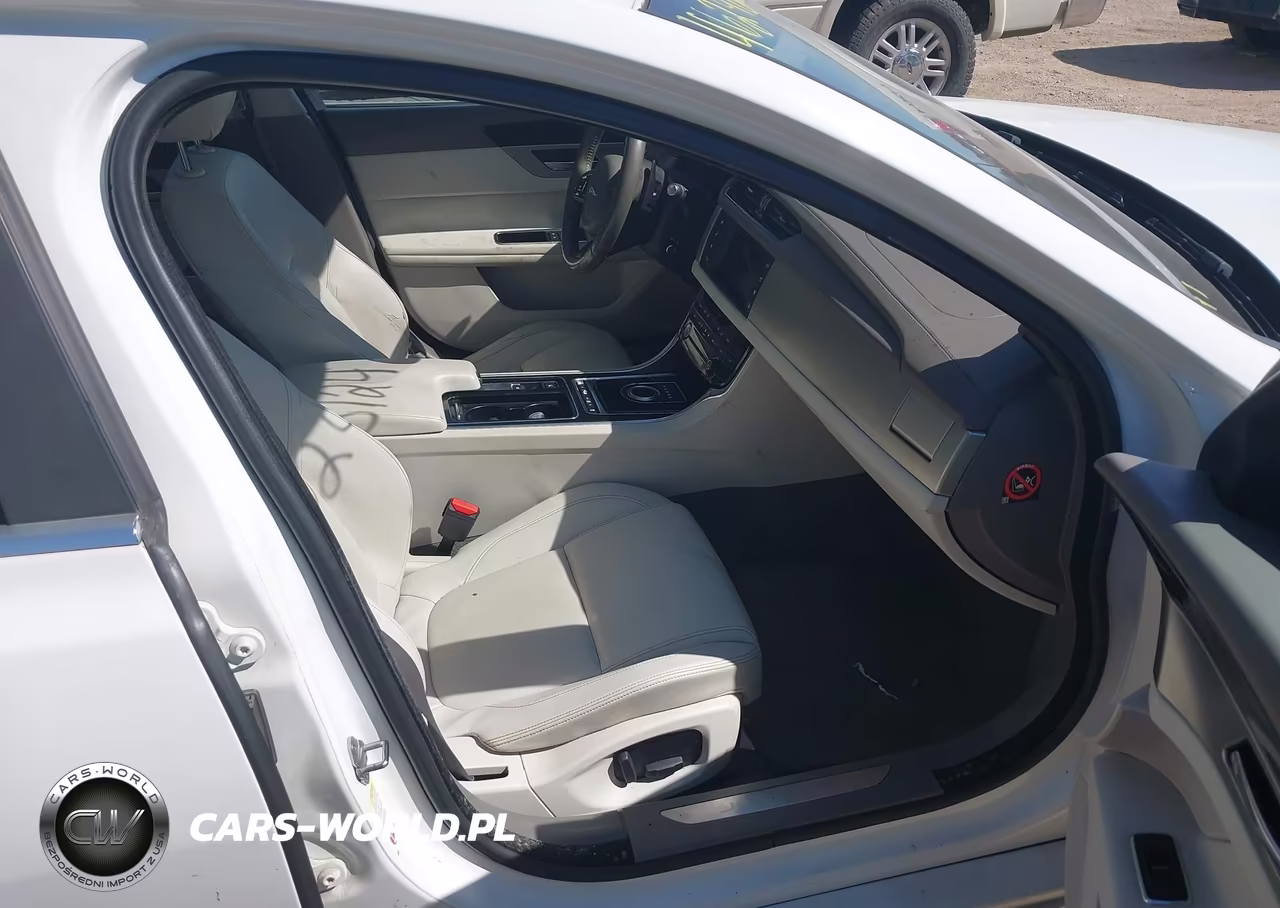 2016 Jaguar Xf 35T Premium VIN:SAJBD4BV3GCY21682 - 5