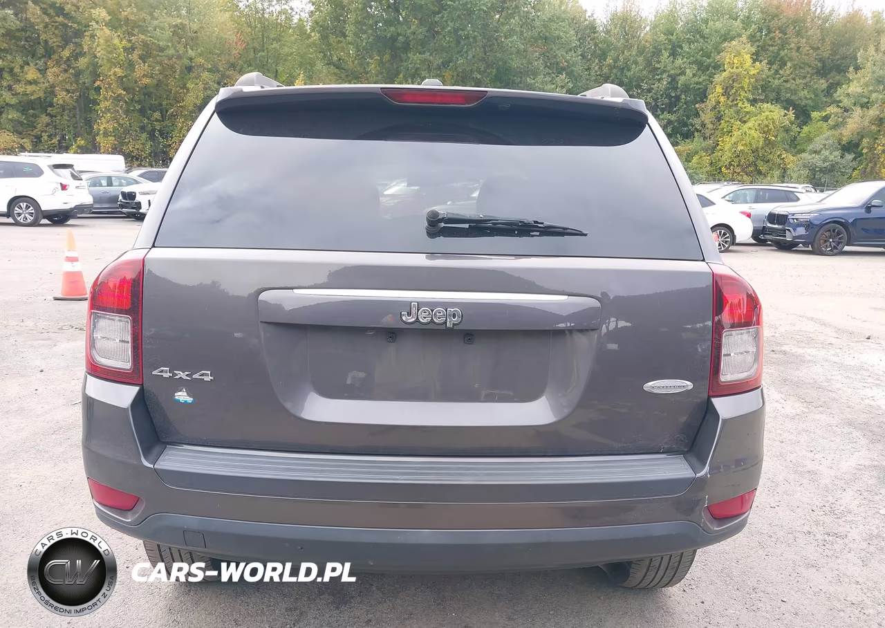 2015 Jeep Compass Latitude VIN:1C4NJDEBXFD130714 - 16