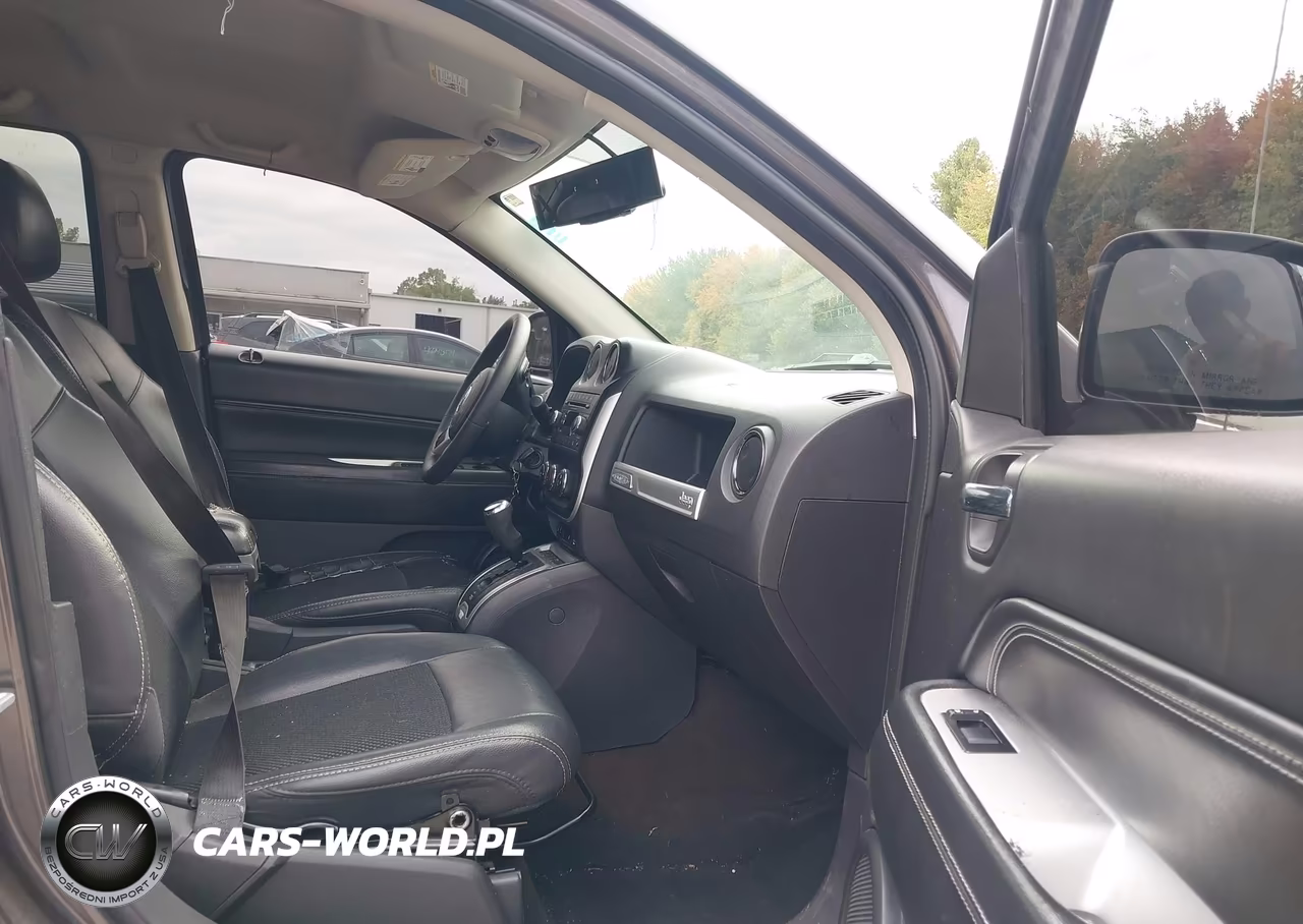 2015 Jeep Compass Latitude VIN:1C4NJDEBXFD130714 - 5