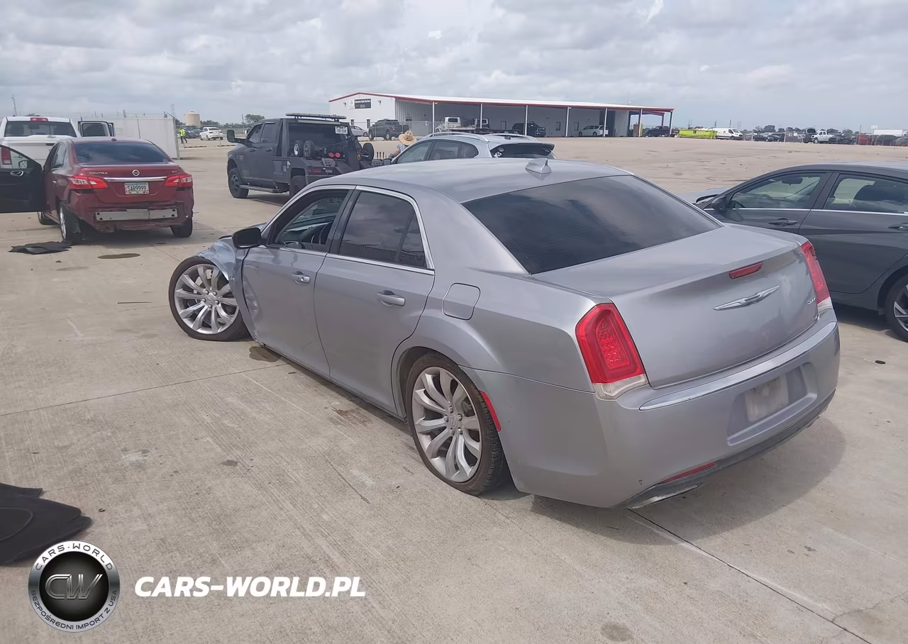 2016 Chrysler 300 Limited VIN:2C3CCAAG3GH313687 - 3
