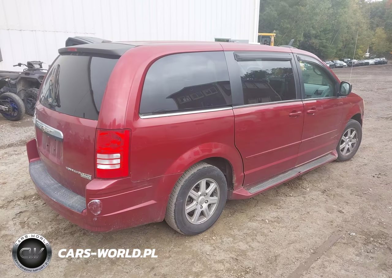 2010 Chrysler Town & Country New Lx VIN:2A4RR2D11AR456280 - 4