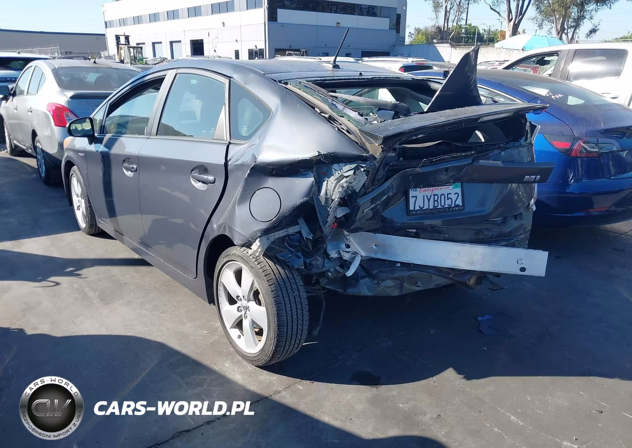2015 Toyota Prius Five VIN:JTDKN3DU4F1912559 - 3