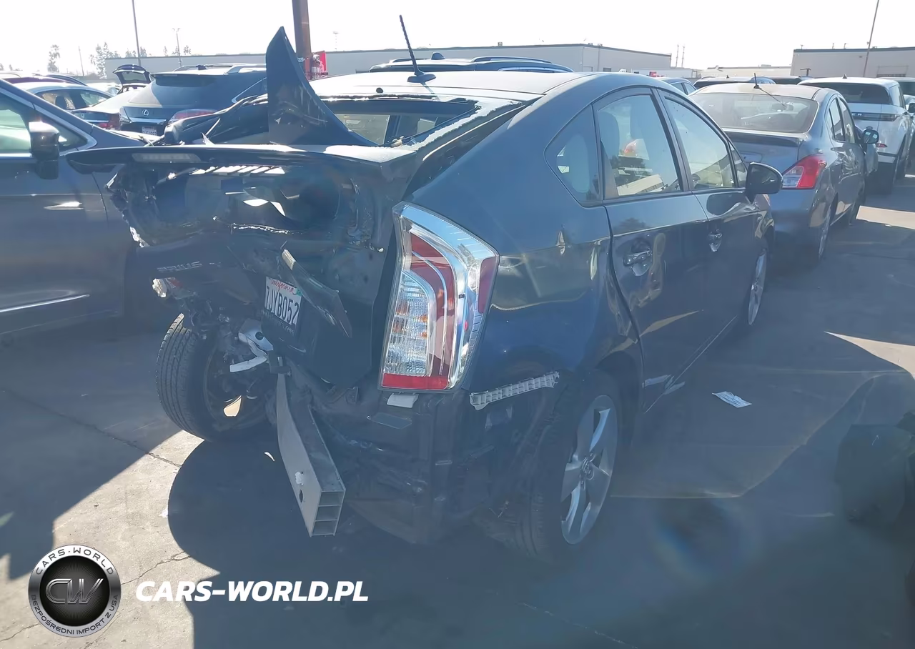2015 Toyota Prius Five VIN:JTDKN3DU4F1912559 - 4
