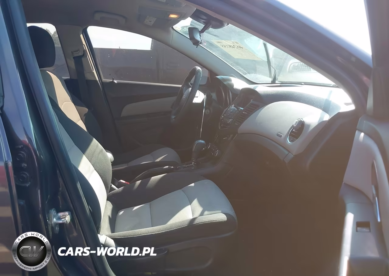 2014 Chevrolet Cruze Ls Auto VIN:1G1PA5SG4E7420340 - 5