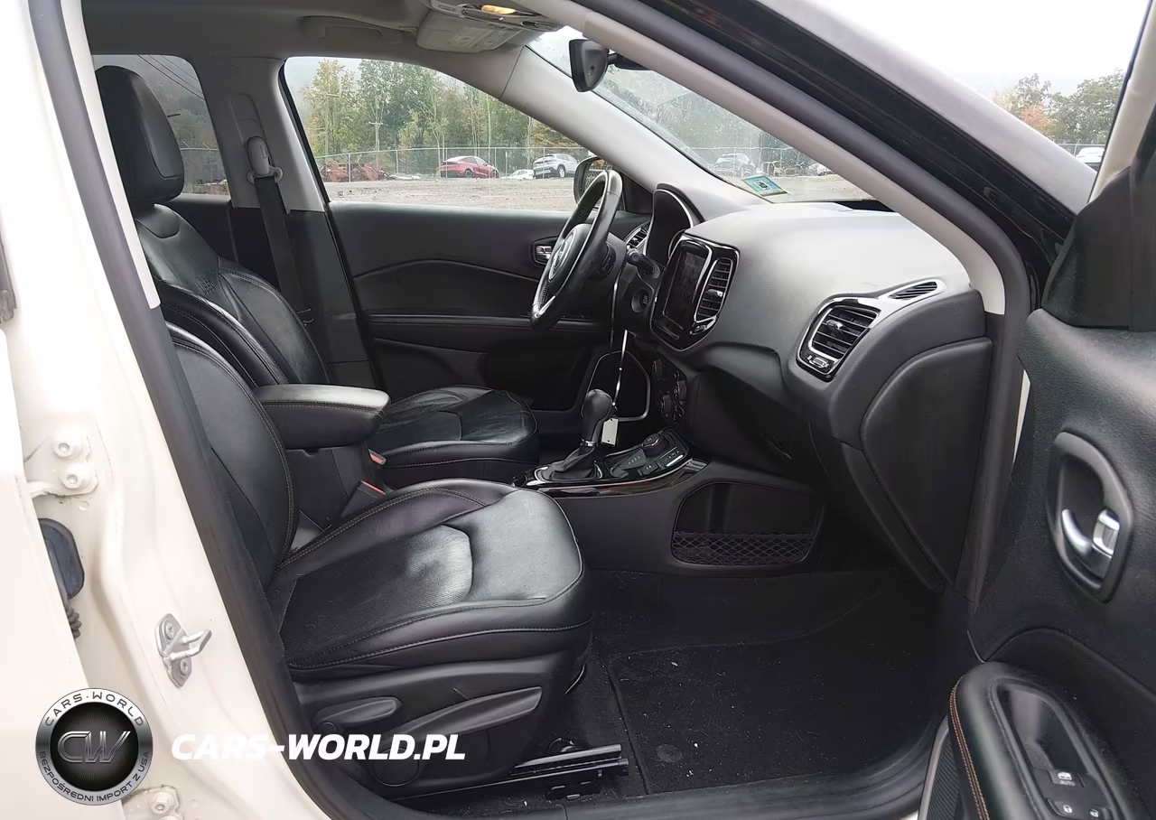 2018 Jeep Compass Limited 4X4 VIN:3C4NJDCB7JT315048 - 5
