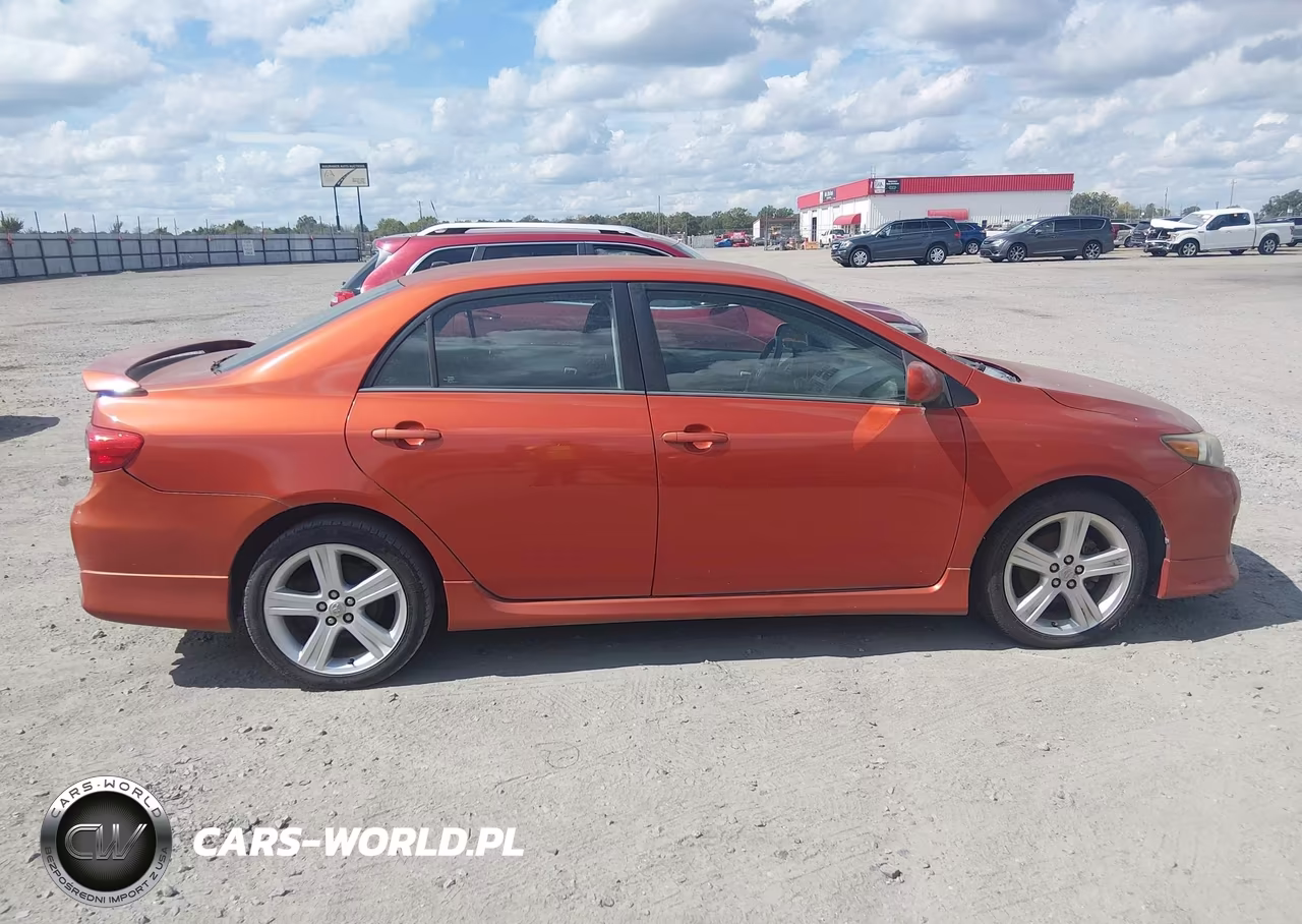 2013 Toyota Corolla S Special Edition VIN:2T1BU4EE2DC070863 - 13