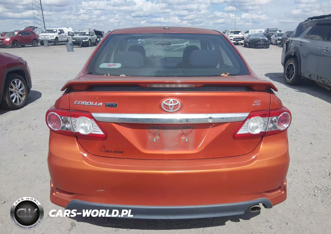 2013 Toyota Corolla S Special Edition VIN:2T1BU4EE2DC070863 - 16