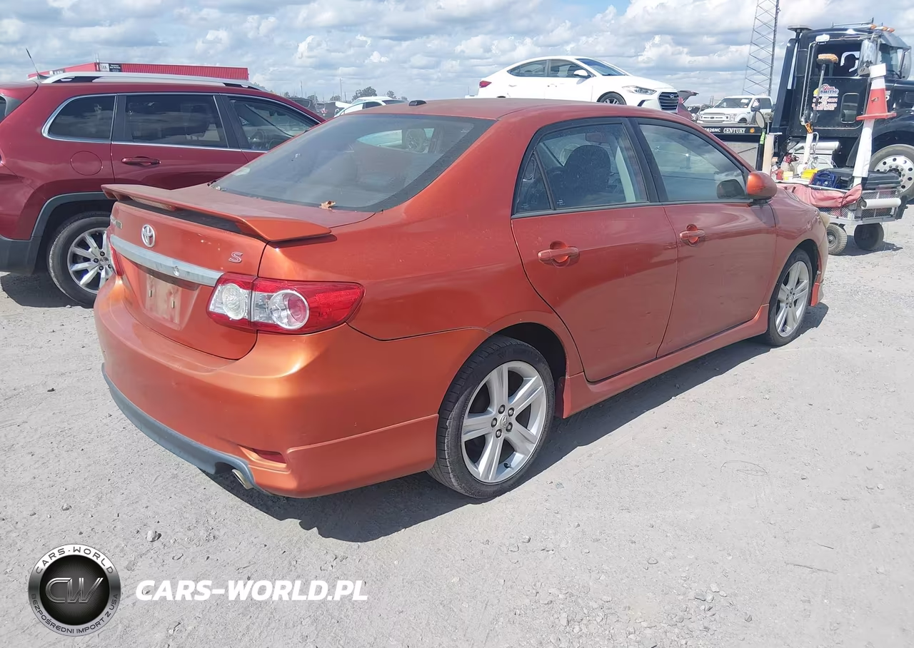 2013 Toyota Corolla S Special Edition VIN:2T1BU4EE2DC070863 - 4