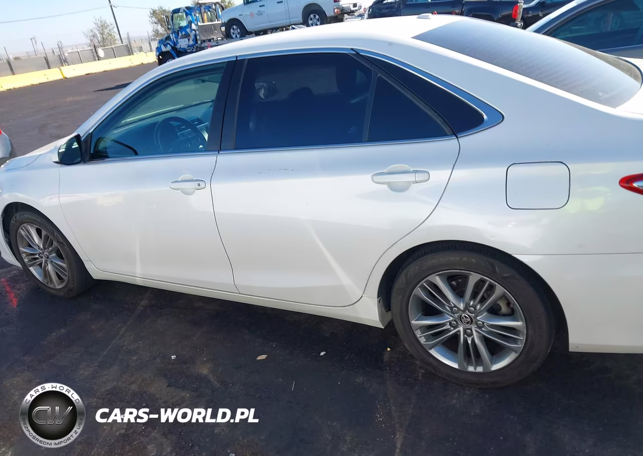 2015 Toyota Camry Se VIN:4T1BF1FK1FU095638 - 14