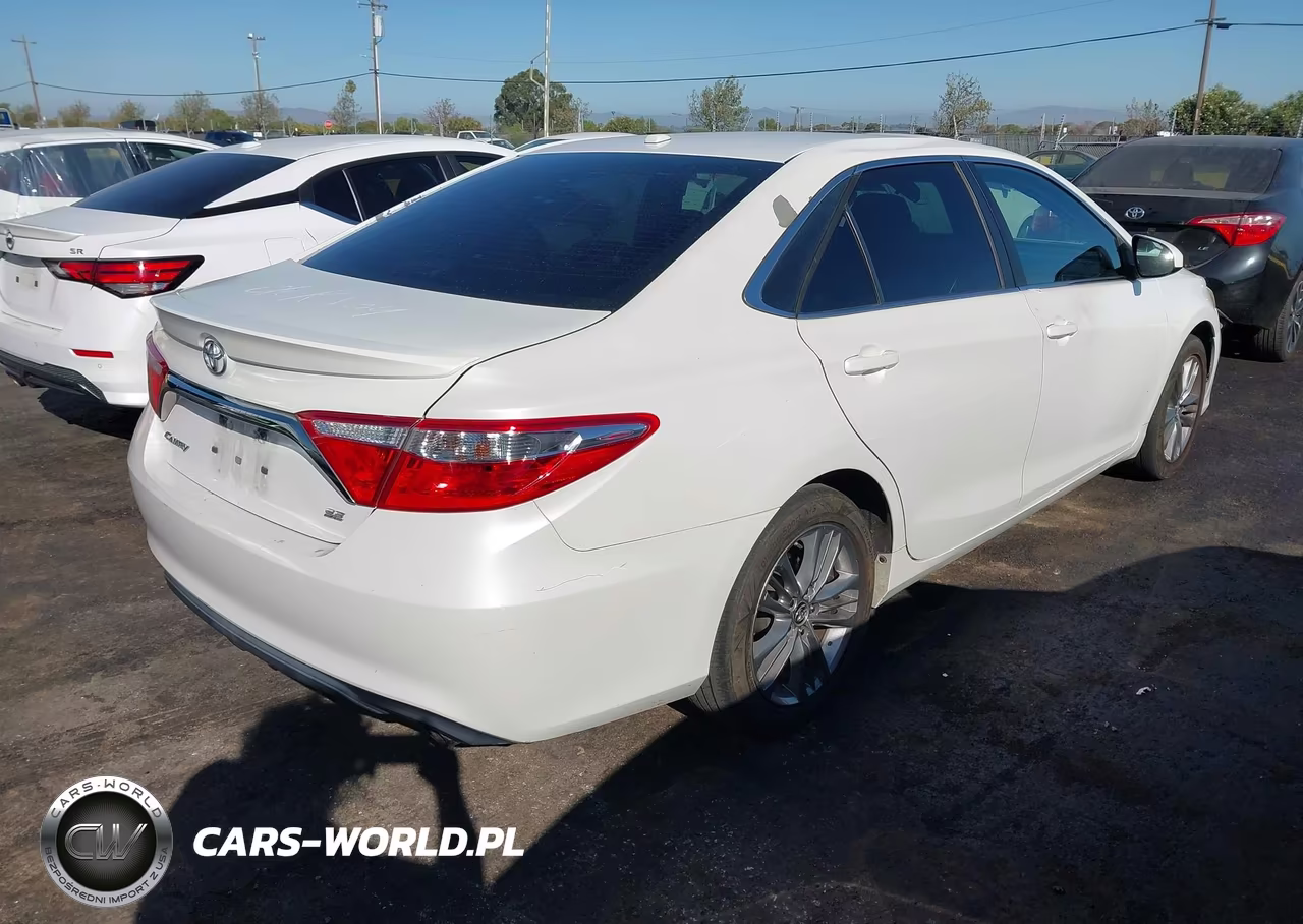 2015 Toyota Camry Se VIN:4T1BF1FK1FU095638 - 4