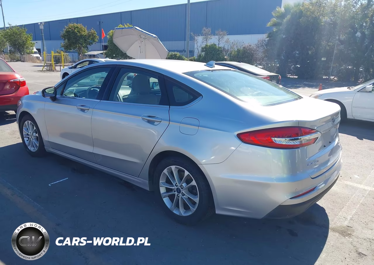 2019 Ford Fusion Se VIN:3FA6P0HD4KR135830 - 3