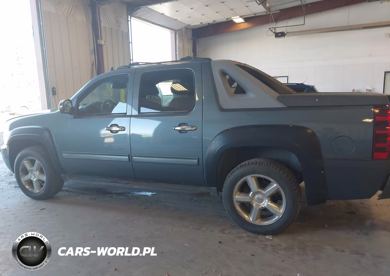 2011 Chevrolet Avalanche 1500 Ls VIN:3GNTKEE37BG172250 - 14