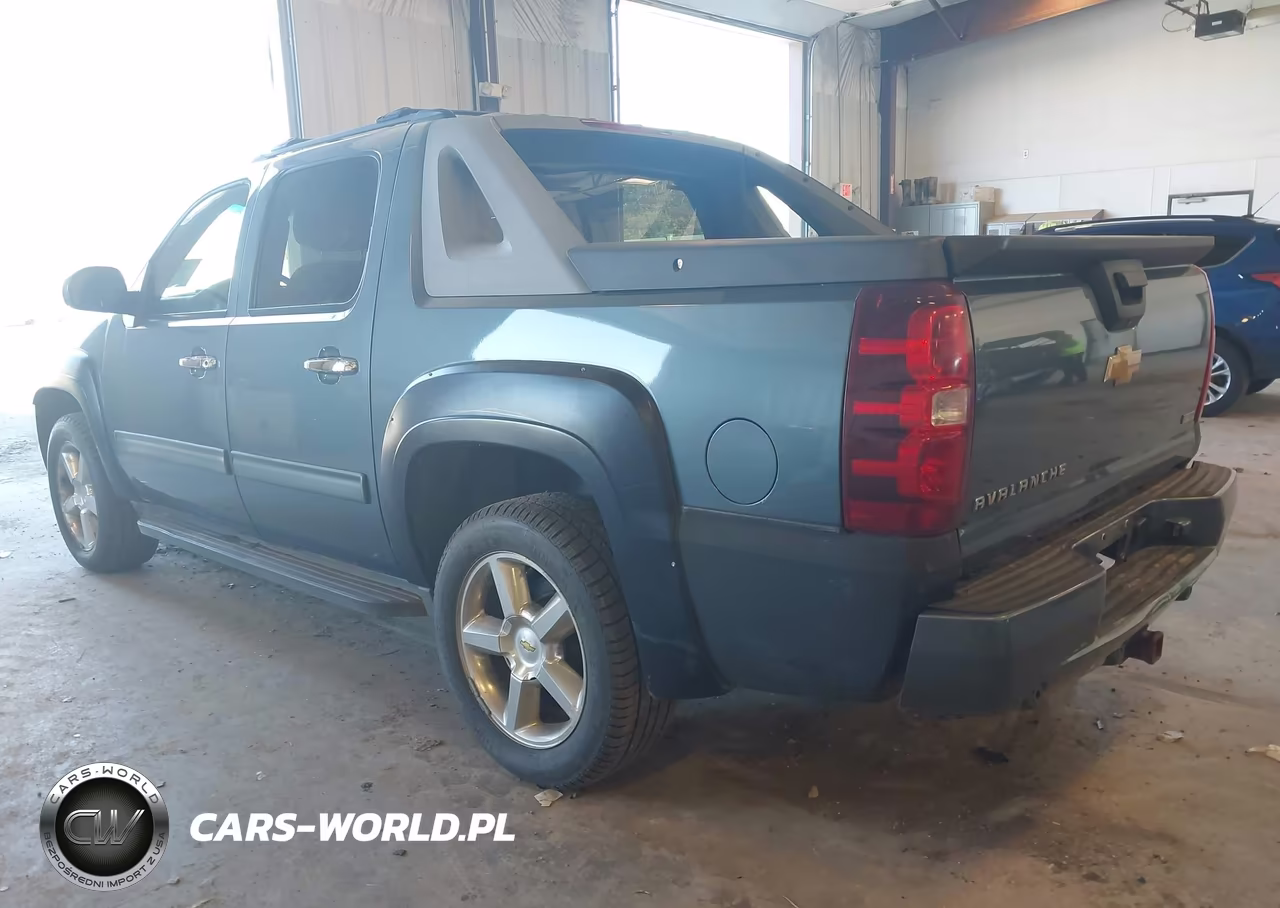 2011 Chevrolet Avalanche 1500 Ls VIN:3GNTKEE37BG172250 - 3