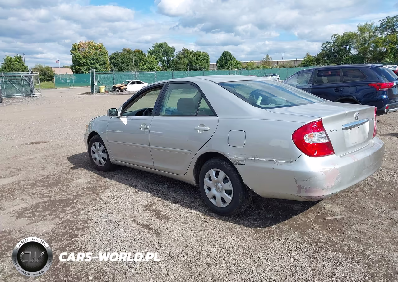 2002 Toyota Camry Le VIN:4T1BE32K92U601263 - 3