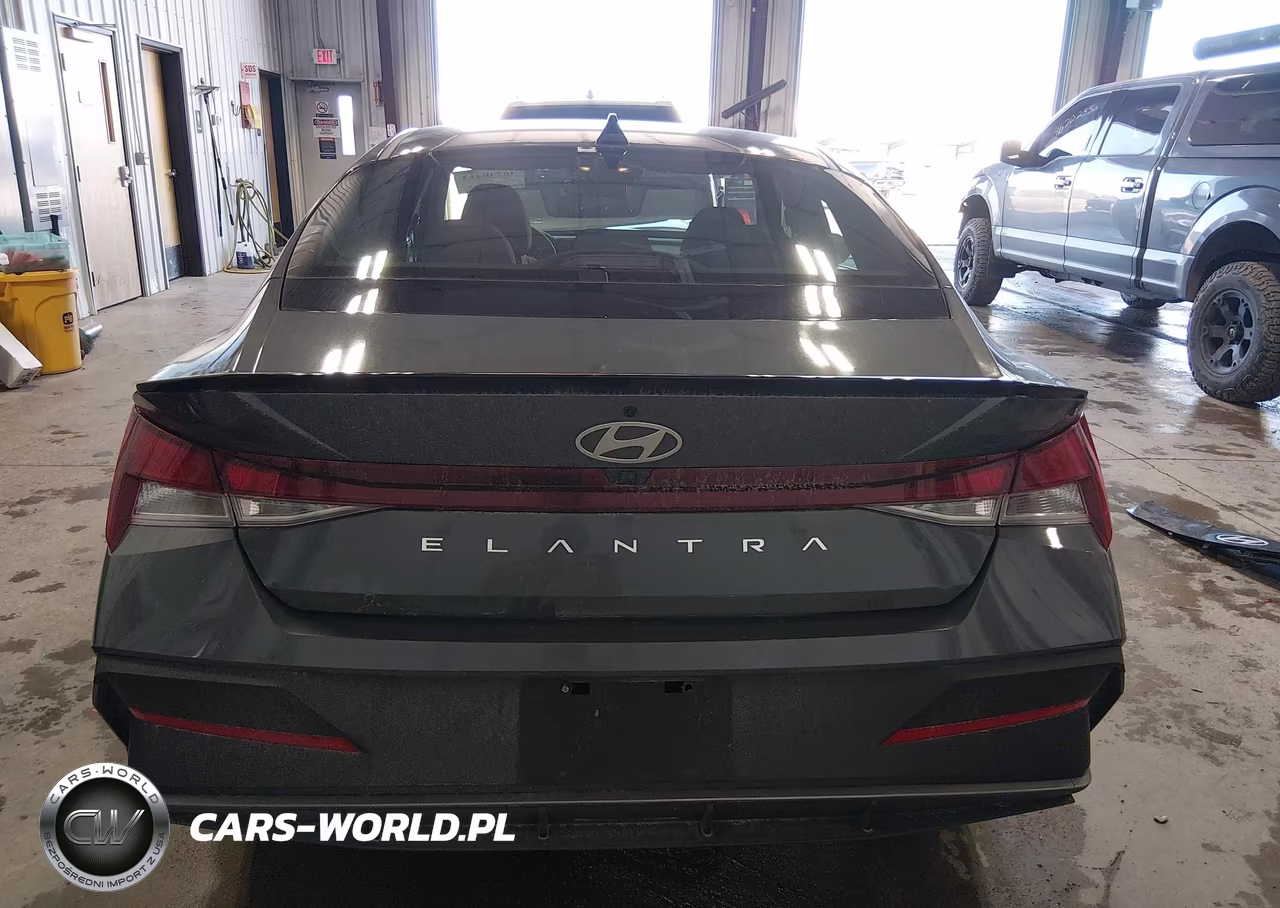 2026 Hyundai Elantra Sel Sport VIN:KMHLM4DG5TU226365 - 17