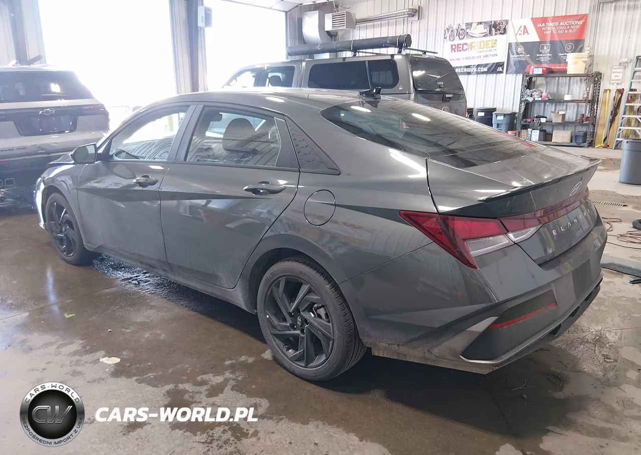 2026 Hyundai Elantra Sel Sport VIN:KMHLM4DG5TU226365 - 3