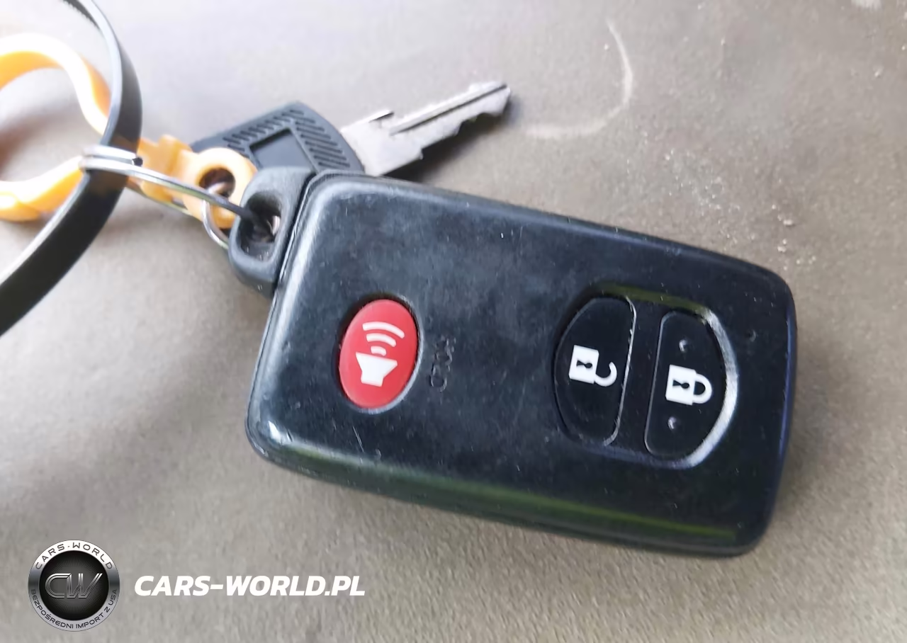 2015 Toyota Prius Two VIN:JTDKN3DU0F1881391 - 11