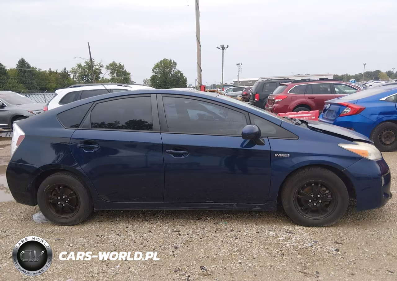 2015 Toyota Prius Two VIN:JTDKN3DU0F1881391 - 13