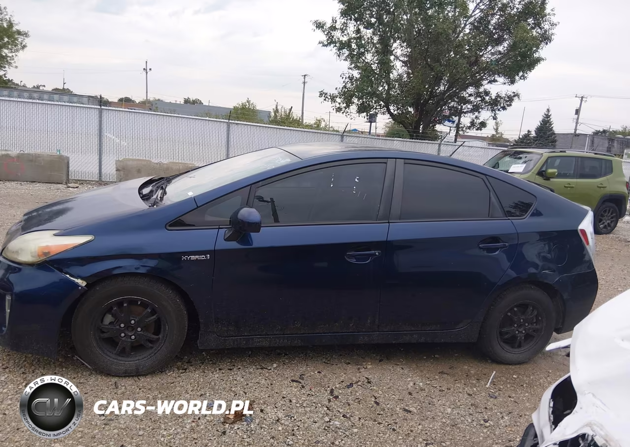 2015 Toyota Prius Two VIN:JTDKN3DU0F1881391 - 14