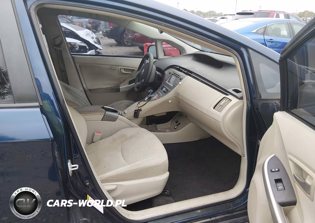 2015 Toyota Prius Two VIN:JTDKN3DU0F1881391 - 5