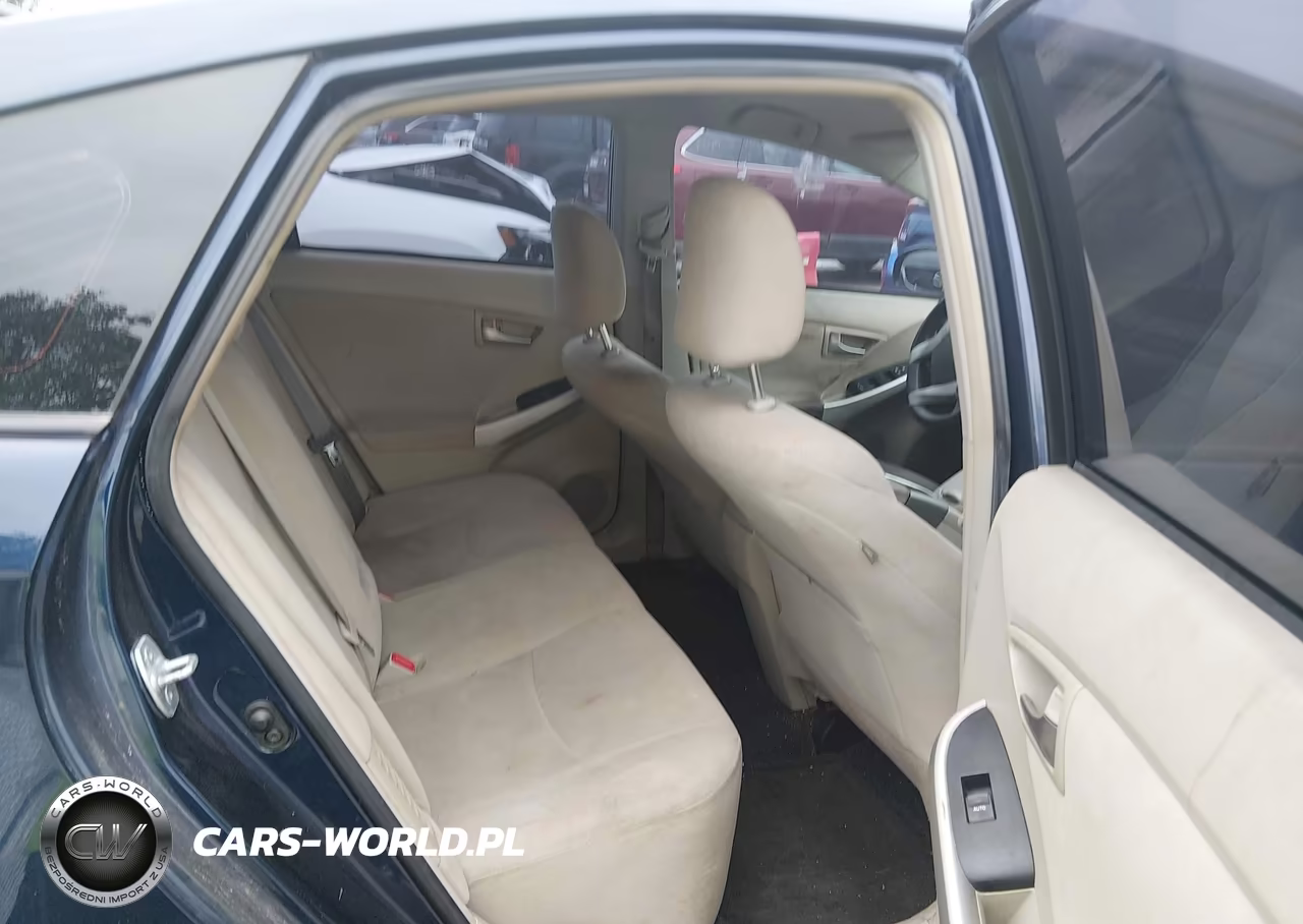 2015 Toyota Prius Two VIN:JTDKN3DU0F1881391 - 8