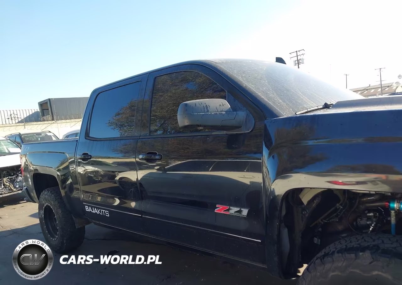 2018 Chevrolet Silverado 1500 2Lt VIN:3GCUKREC8JG488159 - 13
