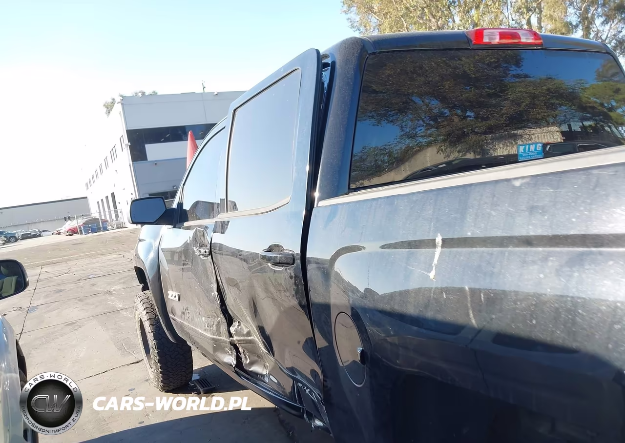 2018 Chevrolet Silverado 1500 2Lt VIN:3GCUKREC8JG488159 - 14