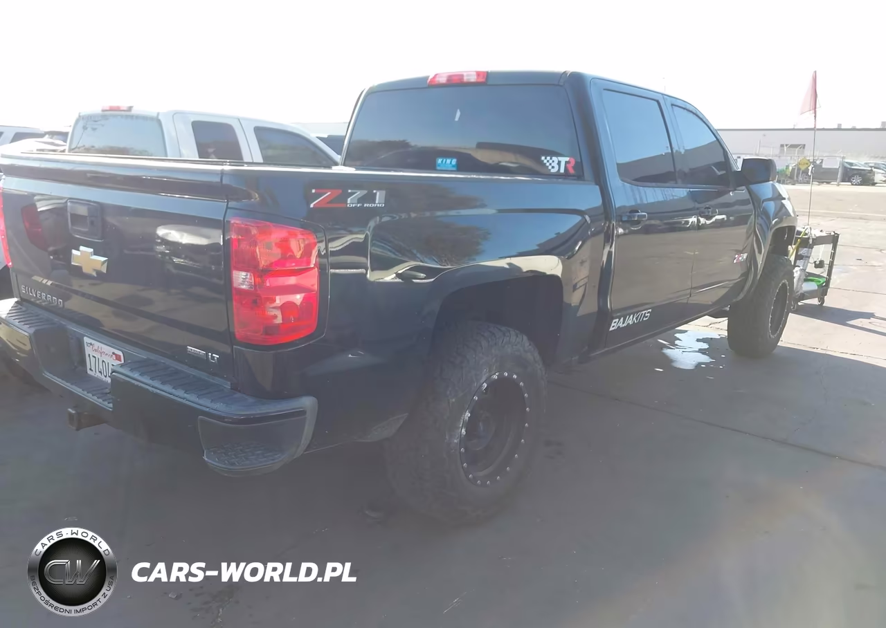 2018 Chevrolet Silverado 1500 2Lt VIN:3GCUKREC8JG488159 - 4