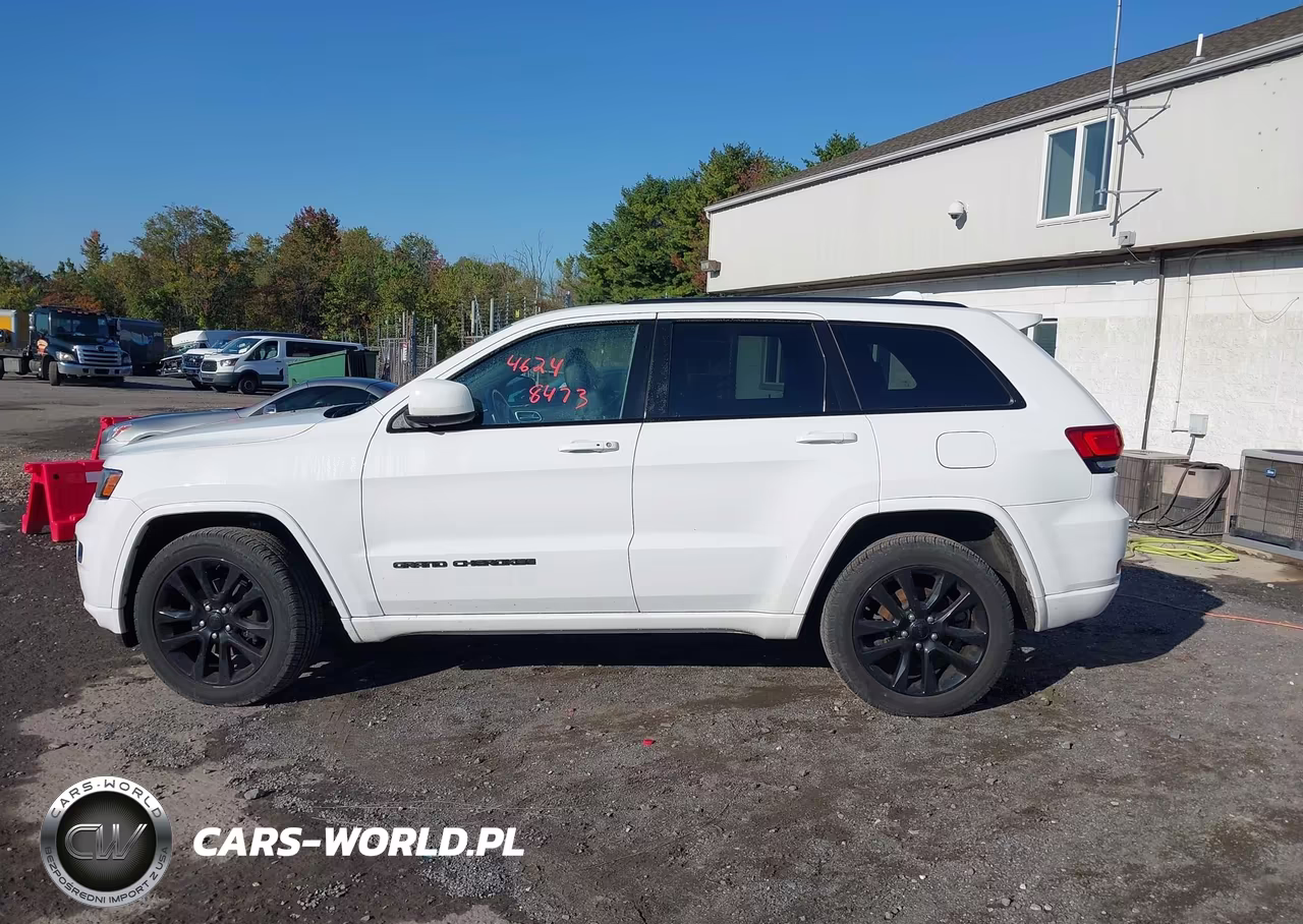 2017 Jeep Grand Cherokee Altitude 4X4 VIN:1C4RJFAG0HC808815 - 14