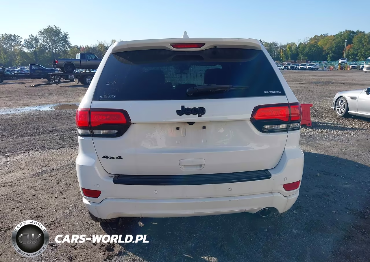 2017 Jeep Grand Cherokee Altitude 4X4 VIN:1C4RJFAG0HC808815 - 16