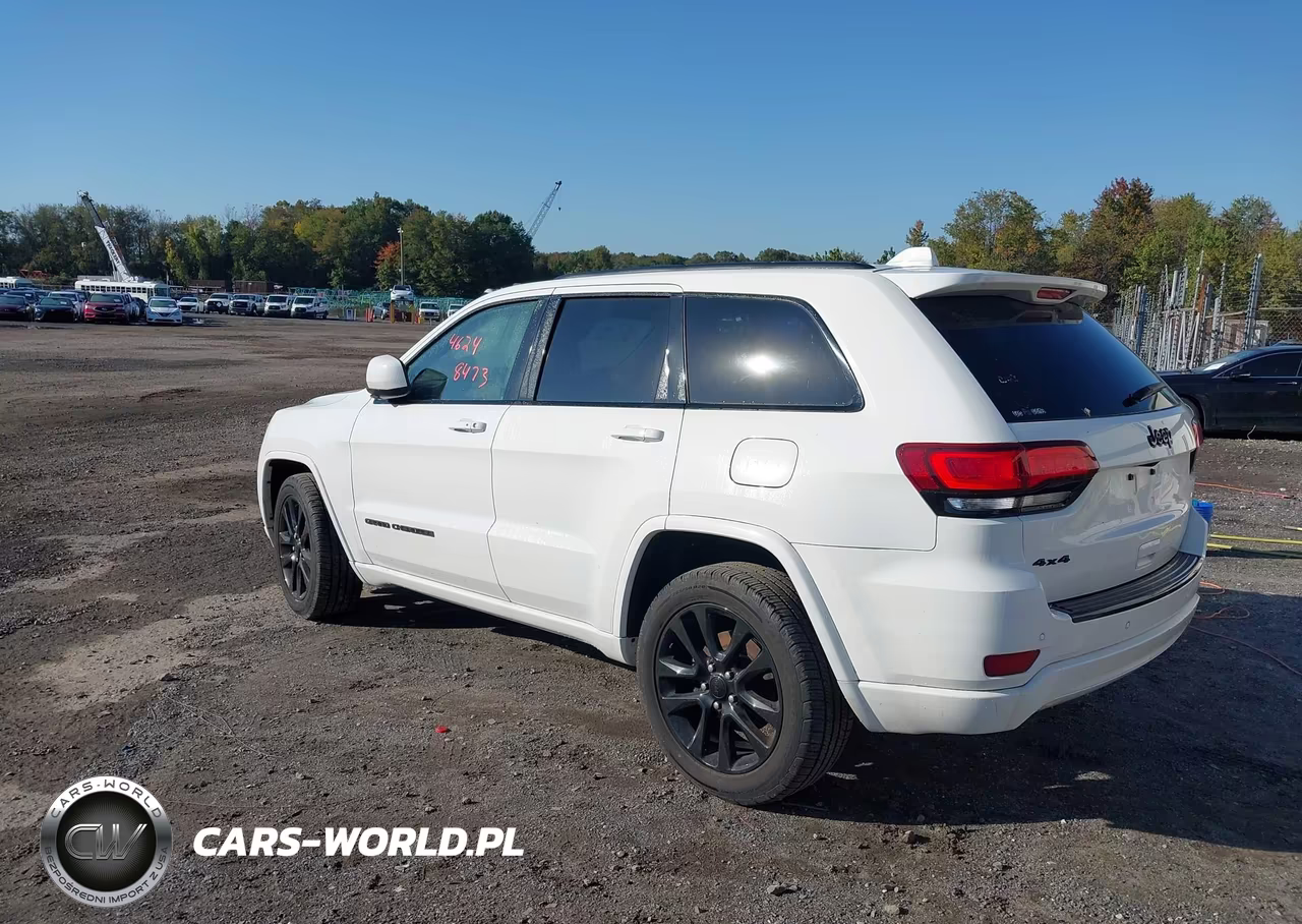 2017 Jeep Grand Cherokee Altitude 4X4 VIN:1C4RJFAG0HC808815 - 3