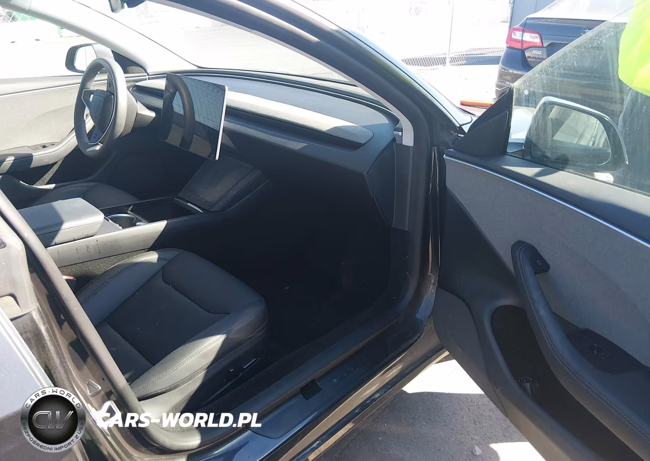 2025 Tesla Model 3 VIN:5YJ3E1EA1SF066258 - 5
