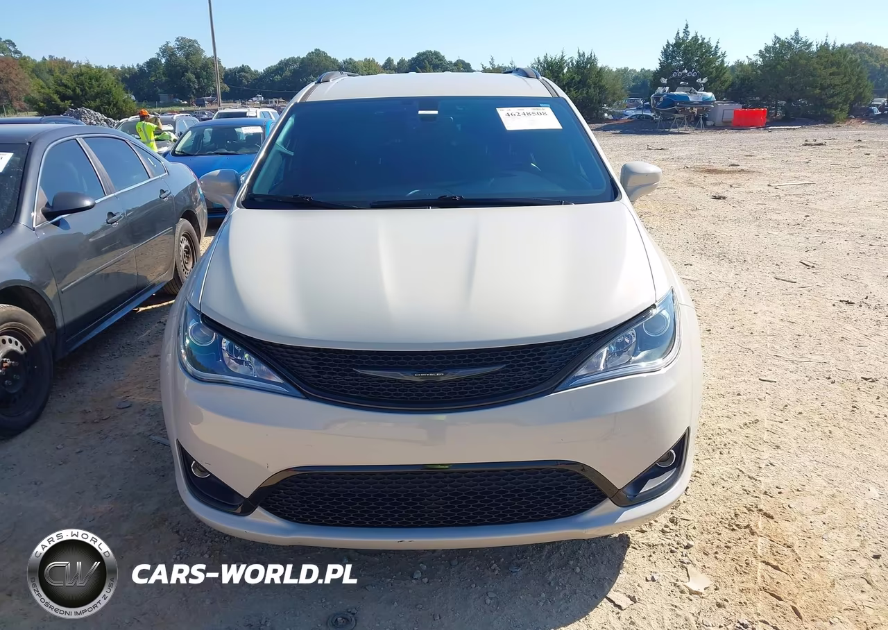 2020 Chrysler Pacifica Touring L VIN:2C4RC1BG5LR275176 - 12