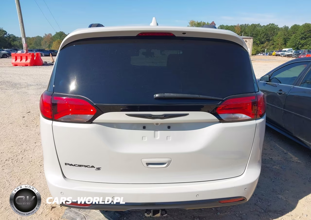 2020 Chrysler Pacifica Touring L VIN:2C4RC1BG5LR275176 - 16