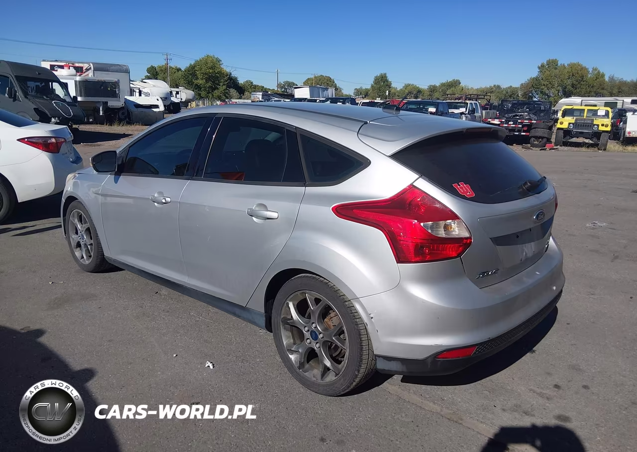 2014 Ford Focus Se VIN:1FADP3K28EL302936 - 3