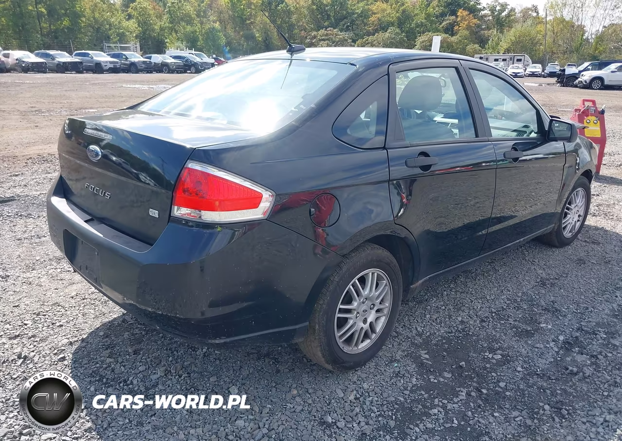 2011 Ford Focus Se VIN:1FAHP3FN7BW132343 - 4