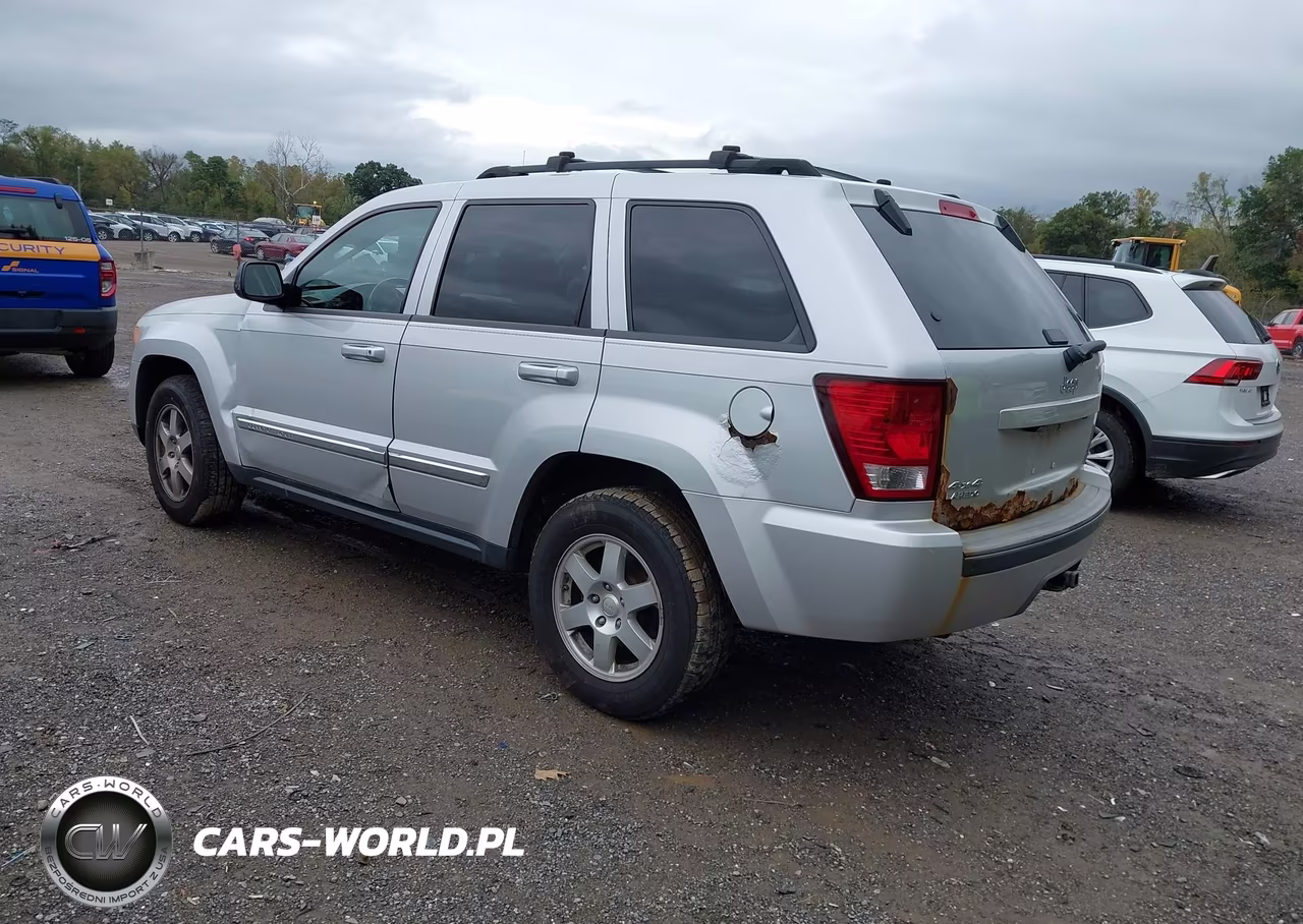 2010 Jeep Grand Cherokee Laredo VIN:1J4PR4GK1AC153371 - 3