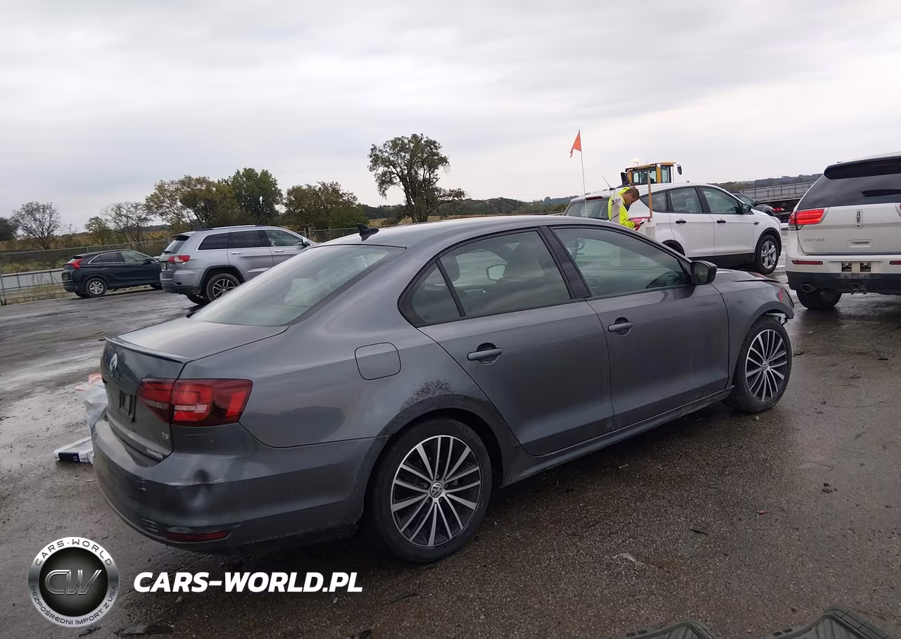 2017 Volkswagen Jetta 1.8T Sport VIN:3VWD17AJ0HM301632 - 4