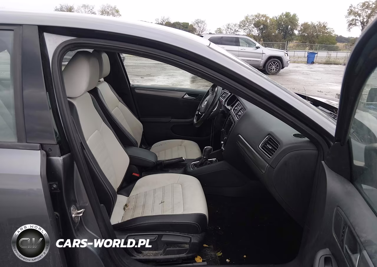 2017 Volkswagen Jetta 1.8T Sport VIN:3VWD17AJ0HM301632 - 5