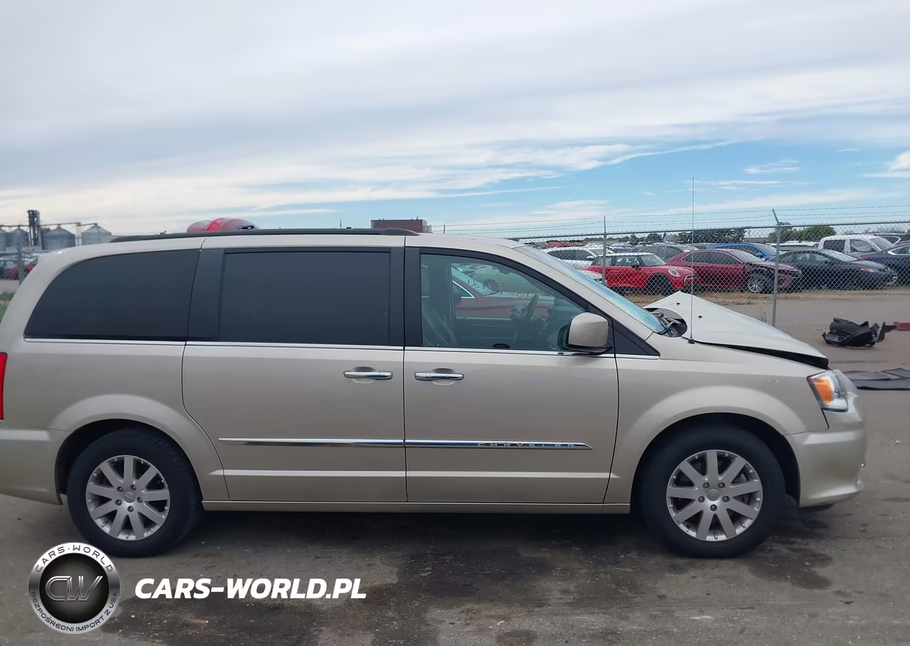 2016 Chrysler Town & Country Touring VIN:2C4RC1BG8GR261522 - 13